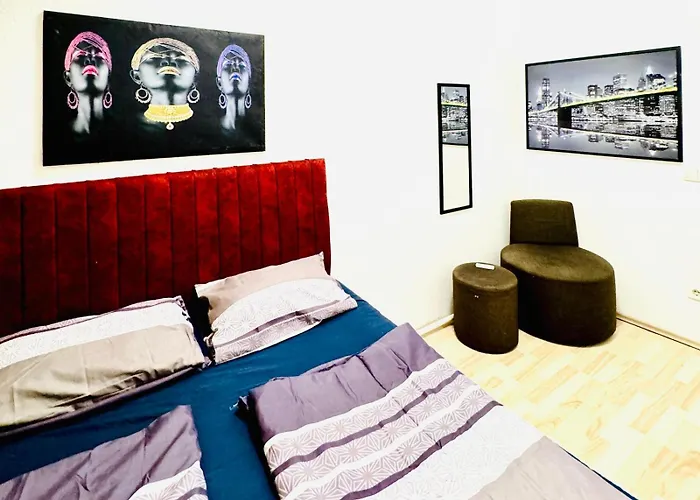 4br For 8 Guests Near Fac Platz Apartment *