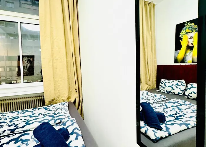 4br For 8 Guests Near Fac Platz Apartment *