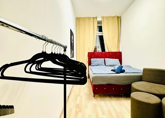 4br For 8 Guests Near Fac Platz Apartment *